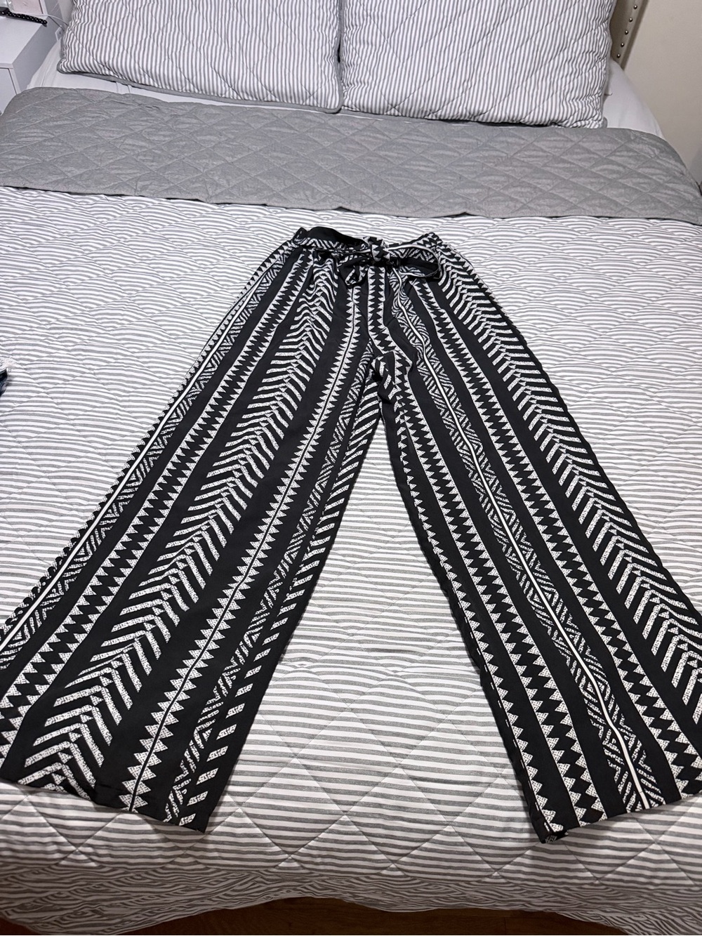 SHEIN Black & White Aztec Print Wide-Leg Pants